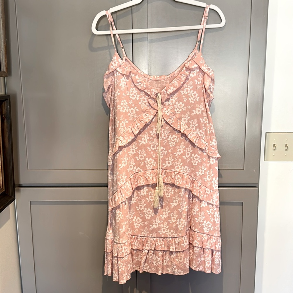 Pink and white floral dress
Size large
